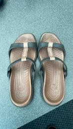 Crocs slippers 38, Kleding | Dames, Ophalen of Verzenden, Gedragen, Bruin