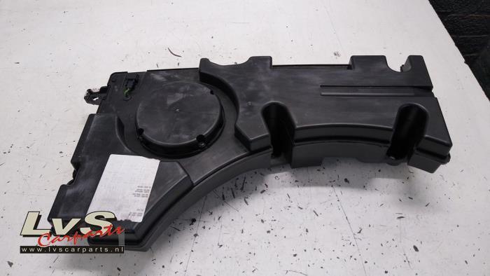 Subwoofer van een Audi Q7, Gebruikt, -, -, -