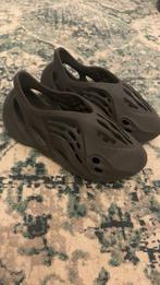 Yeezy Foam Runners  Maat42,5, Ophalen, Gedragen, Zwart, Slippers