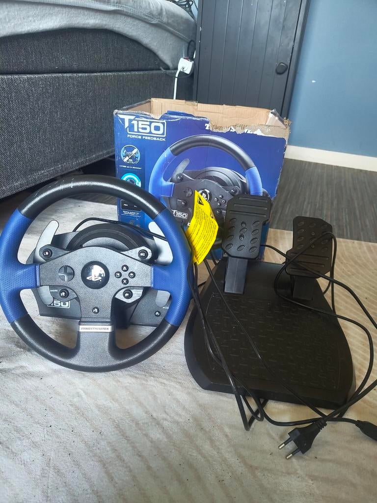 Thrustmaster T150 Stuur (zonder klem), Spelcomputers en Games, Spelcomputers | Sony PlayStation Consoles | Accessoires, Gebruikt