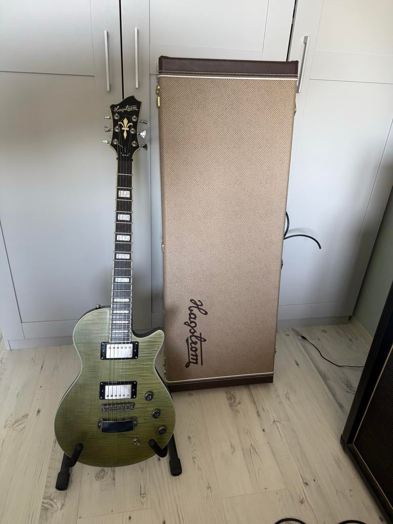 Hagstrom Ultra Max inclusief koffer - Net een beurt gehad, Muziek en Instrumenten, Ophalen of Verzenden, Zo goed als nieuw, Solid body