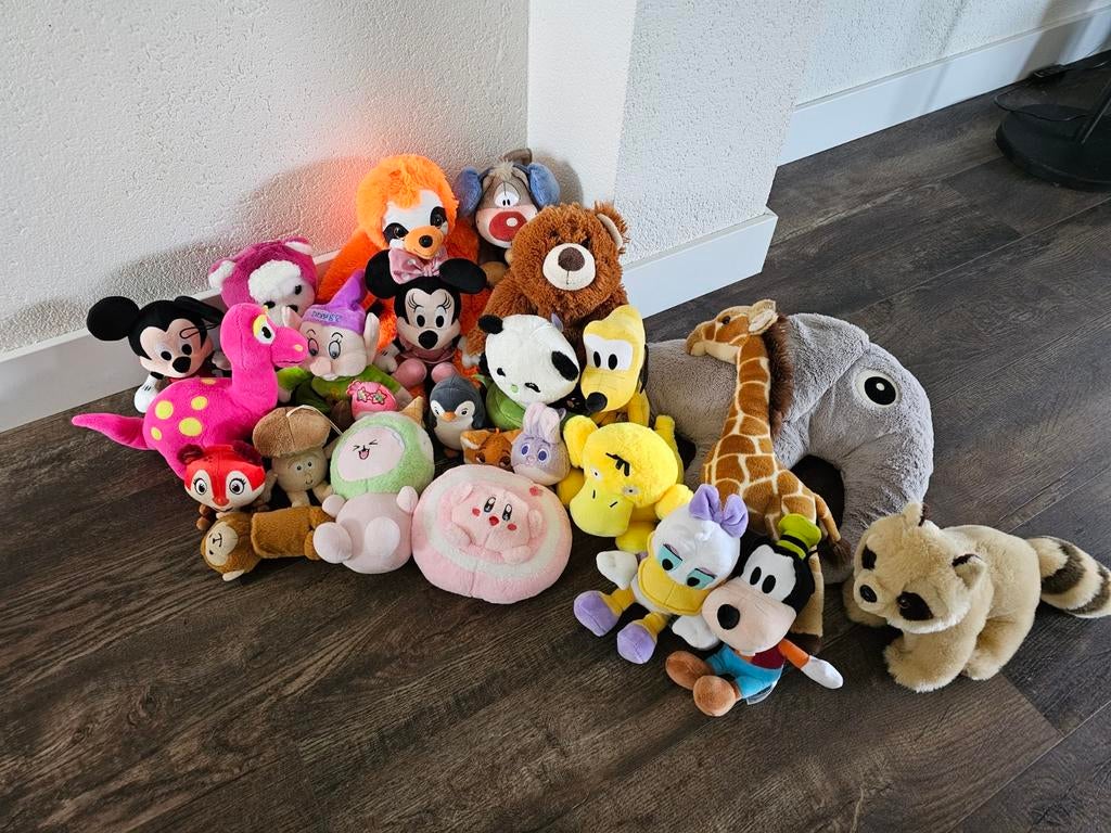 Knuffels nieuw staat 25 stuks, Kinderen en Baby's, Speelgoed | Knuffels en Pluche, Ophalen, Zo goed als nieuw, Overige typen