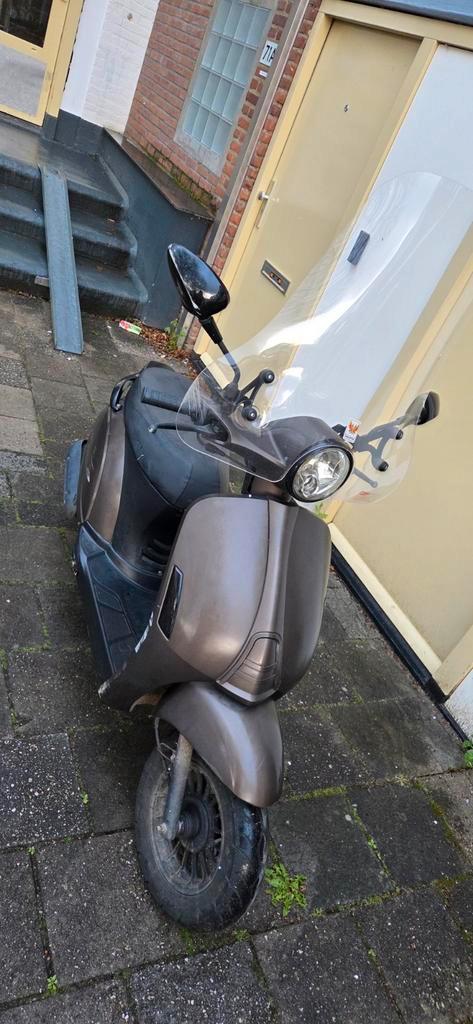 Scooter opknapper, Fietsen en Brommers, Snorfietsen en Snorscooters, Gebruikt, Overige merken, Benzine, Ophalen