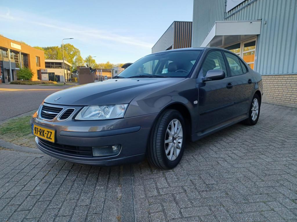 Saab 9-3 1.8 T Sport Sedan 2005 Grijs, Auto's, Saab, Automatische klimaatregeling, Zwart, 4 cilinders, 75 €/maand