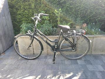 Damesfiets beschikbaar voor biedingen