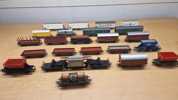 Marklin H0  - 22x Diverse goederen en personen wagons.  beschikbaar voor biedingen