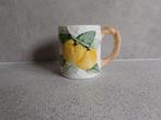 Mok 9x7,5 cm. Citroen Majolica, Huis en Inrichting, Keuken | Servies, Keramiek, Ophalen of Verzenden, Zo goed als nieuw, Overige stijlen