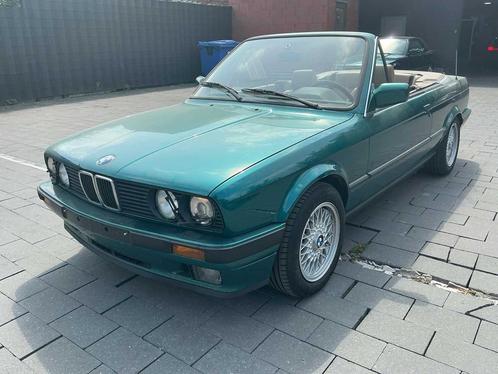 1992 BMW 325i cabrio E30 Oldtimer, Auto's, Oldtimers, Bedrijf, BMW, Benzine, Overige carrosserieën, Handgeschakeld