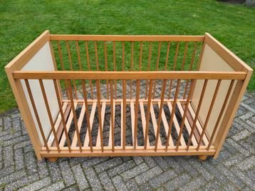 Geuther ledikant 120x60 met 3 uitneembare spijlen beschikbaar voor biedingen