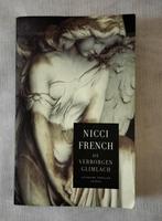 De Verborgen Glimlach - Nicci French - Literaire Thriller, Ophalen of Verzenden, Gelezen, Nicci French, Nederland