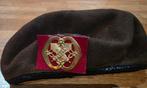 Vintage Baret met Embleem, Verzamelen, Ophalen of Verzenden, Helm of Baret
