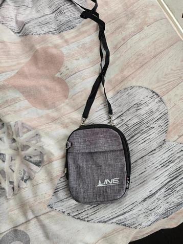 grijs tasje    (c1 beschikbaar voor biedingen