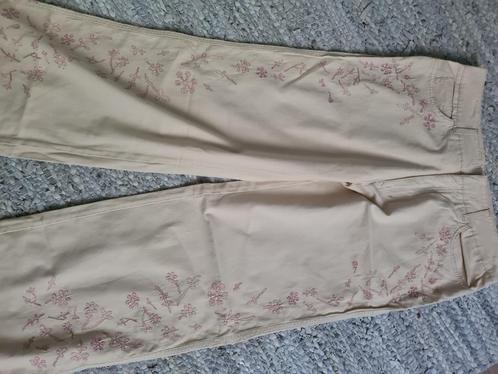 Fendi broek broderie gestikt Maat 42, Kleding | Dames, Broeken en Pantalons, Nieuw, Maat 42/44 (L), Roze, Lang, Verzenden