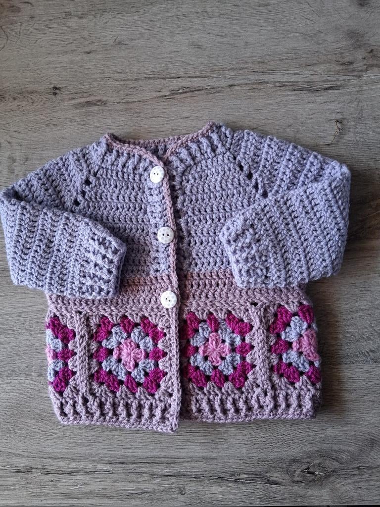 Gehaakt Peuter Vestje - Granny Square, Kinderen en Baby's, Ophalen of Verzenden, Zo goed als nieuw, Handgemaakt, Meisje