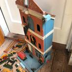 Antiek pakhuis poppenhuis met figuren en mechanisme, Kinderen en Baby's, Speelgoed | Poppenhuizen, Ophalen of Verzenden, Gebruikt