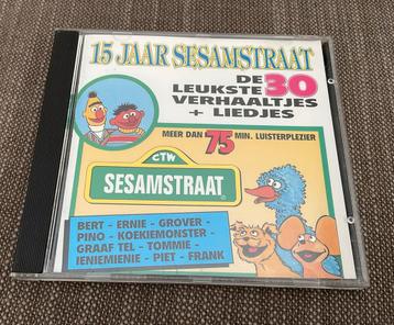 15 jaar Sesamstraat -de 30 leukste verhaaltjes cd en liedjes beschikbaar voor biedingen