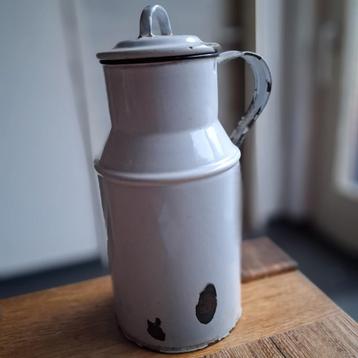 Vintage Emaille Melkkan met Deksel beschikbaar voor biedingen