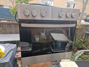 Zanussi elektrische oven met kookplaat  beschikbaar voor biedingen