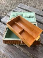 Leuk oud Vintage Rieten BORDUURMANDJE Naaimandje - Jaren 50, Ophalen of Verzenden, Gebruikt, Handborduren, Borduurgaren of Zijde