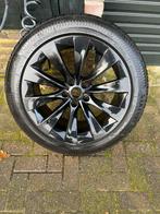 Tesla Model X Velgen met Winterbanden, Auto-onderdelen, Banden en Velgen, 18 inch, Gebruikt, Banden en Velgen, 235 mm