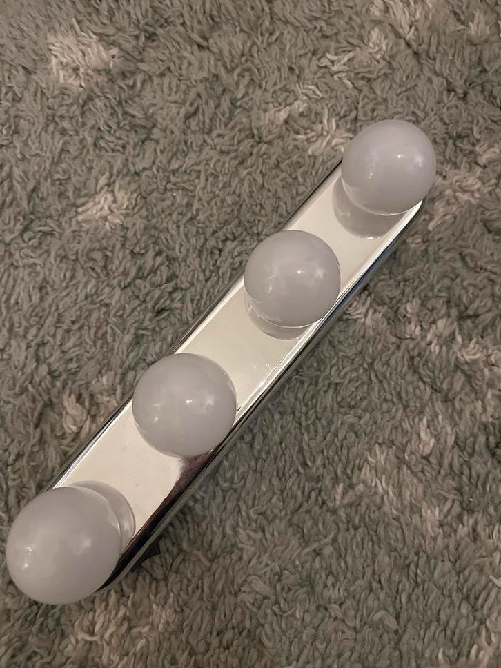 Beauty Light met Zuignappen - Spiegelverlichting, Huis en Inrichting, Lampen | Hanglampen, Nieuw, Minder dan 50 cm, Kunststof