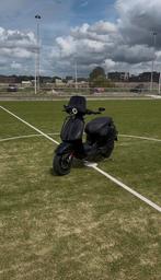 Vespa Sprint 2023 E5 Akrapovic Full Option Malossi Custom, Ophalen, Overige modellen, Maximaal 45 km/u, Zo goed als nieuw