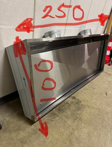 Afzuigwand RVS 250cm breed 100cm hoog als nieuw compleet beschikbaar voor biedingen
