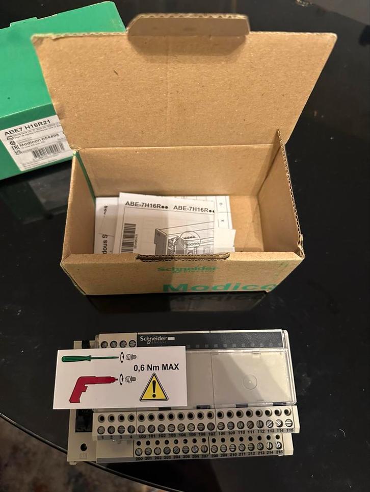Schneider ABE7 H16R21 Modicon Uitbreidingsmodule, Zakelijke goederen, Machines en Bouw | Industrie en Techniek, Ophalen of Verzenden