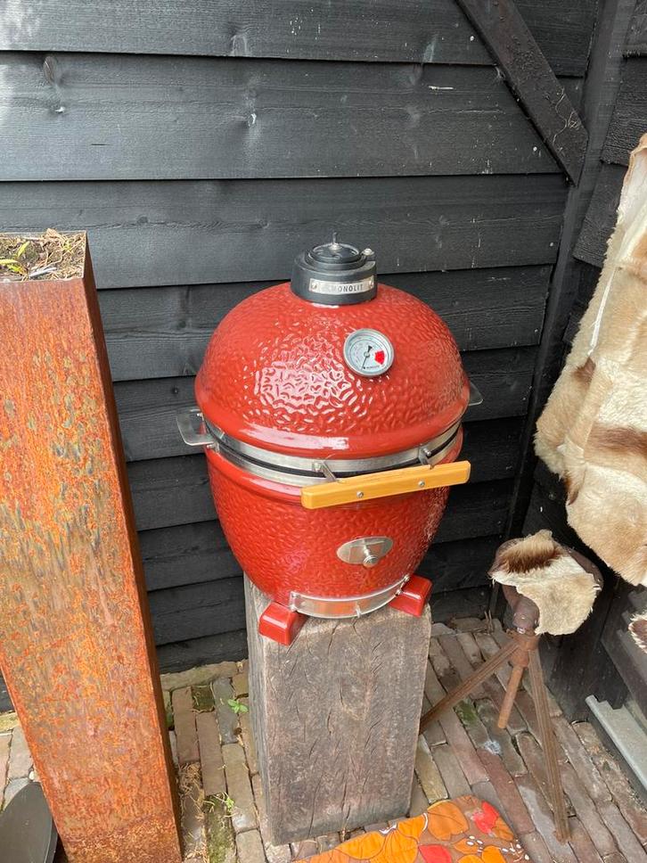 Monolith junior, Tuin en Terras, Houtskoolbarbecues, Zo goed als nieuw, Ophalen