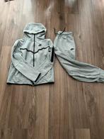 Nike Tech Fleece Grijs, Kleding | Heren, Truien en Vesten, Ophalen of Verzenden, Gedragen, Maat 48/50 (M), Grijs