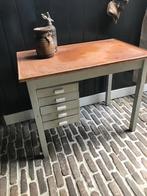 Bureau tafel brocante landelijk retro, Huis en Inrichting, Bureaus, Ophalen, Zo goed als nieuw, Bureau