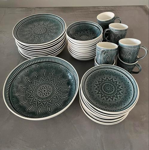 Groen Serviesset 10-delig, Huis en Inrichting, Keuken | Servies, Nieuw, Compleet servies, Overige stijlen, Aardewerk, Ophalen