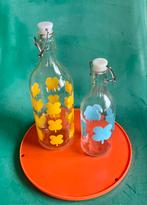 Vintage IKEA fles karaf gebloemd klavertje vier geel blauw, Huis en Inrichting, Keuken | Servies, Ophalen of Verzenden, Zo goed als nieuw