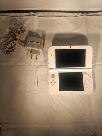 Nintendo 3ds xl wit met stylus, tasje en lader beschikbaar voor biedingen