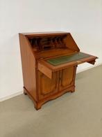 Engels bureautje in taxus, Ophalen, Zo goed als nieuw, Engels / Klassiek