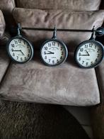 Te koop industriële klok, Ophalen