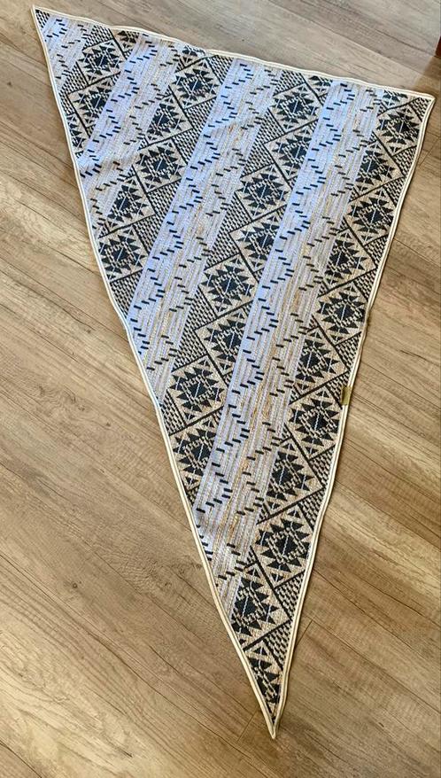 Pom Amsterdam grote driehoekige sjaal, Kleding | Dames, Mutsen, Sjaals en Handschoenen, Zo goed als nieuw, Sjaal, Maat 46/48 (XL) of groter
