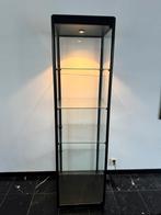 Zwarte glazen vitrinekast, Huis en Inrichting, Kasten | Vitrinekasten, Ophalen, 50 tot 100 cm, Glas, 150 tot 200 cm