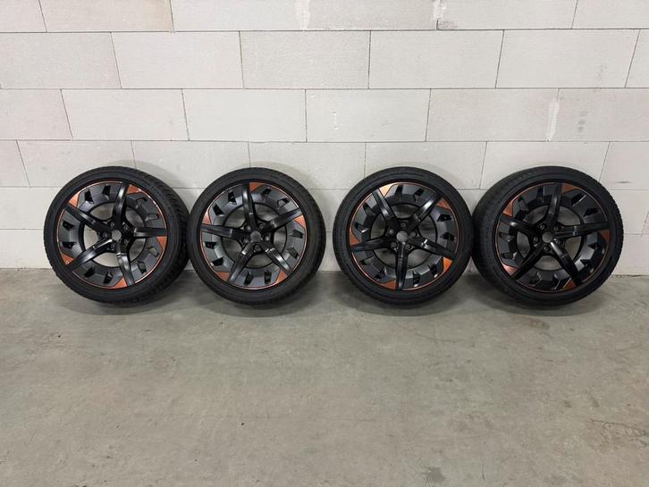 Cupra Leon / Formentor velgen 245/40R19 GOEDE BANDEN!, Auto-onderdelen, Banden en Velgen, Banden en Velgen, Winterbanden, 18 inch