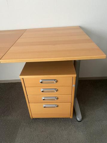Bureau IKEA Galant – in zeer nette staat – bieden maar! - afbeelding 2