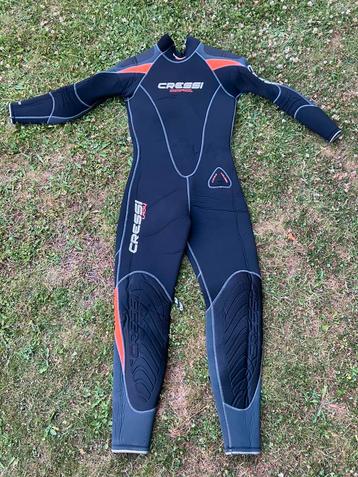 Cressi Duikpak/wetsuit, zwemvliezen, duikhandschoenen en tas beschikbaar voor biedingen