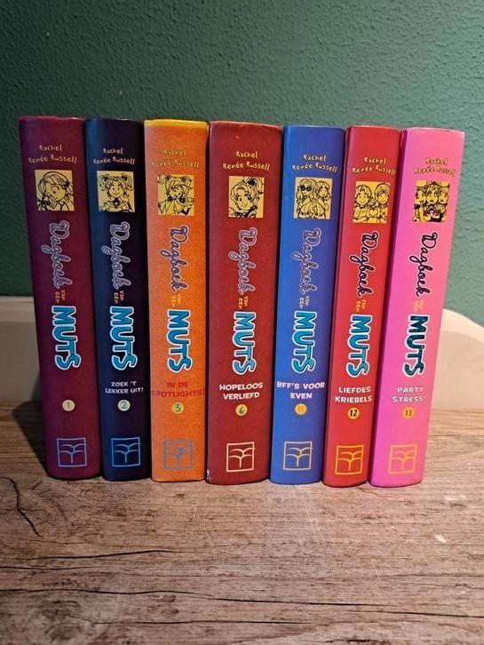 Dagboek van een must deel1, 2, 3, 6, 11, 12 en 13, Boeken, Kinderboeken | Jeugd | 10 tot 12 jaar, Gelezen, Ophalen of Verzenden