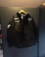 Racing jack Bershka spijkerachtige stof met print, Zwart, Nieuw, Ophalen of Verzenden, Halswijdte 41/42 (L)