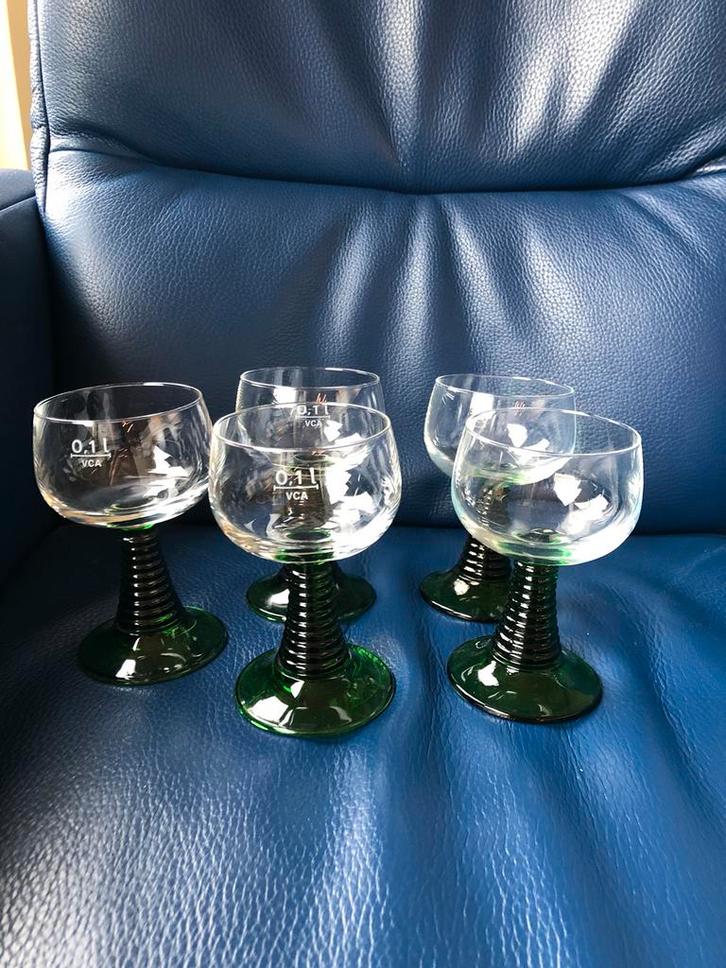 5 roemer glazen waarvan 3 luminarc, Huis en Inrichting, Keuken | Servies, Gebruikt, Overige typen, Ophalen of Verzenden