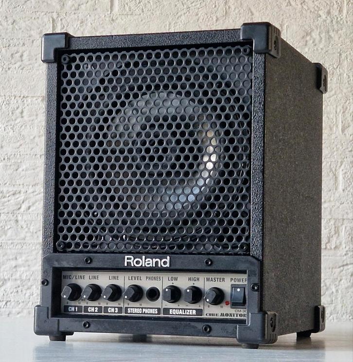 Roland Cube Cm30 actieve speaker (keyboard/line/mic), Muziek en Instrumenten, Versterkers | Keyboard, Monitor en PA, Zo goed als nieuw