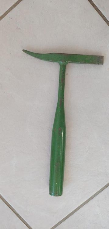 Stalen lasbikhamer 450 gram beschikbaar voor biedingen