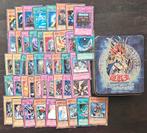 Japanse Yu-gi-oh kaarten 45 stuks incl tin blik japans, Foil, Ophalen of Verzenden, Zo goed als nieuw, Meerdere kaarten