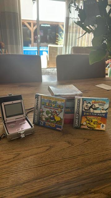 Roze Nintendo Game Boy Advance SP + 9 originele spellen beschikbaar voor biedingen