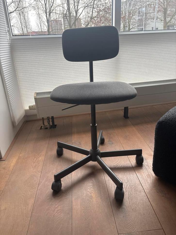 Grijze Bureaustoel gratis op te halen, Huis en Inrichting, Bureaustoelen, Gebruikt, Bureaustoel, Grijs, Ergonomisch, Ophalen
