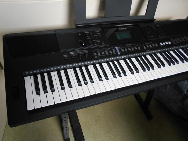 Yamaha keyboard PSR EW410;  Z-standaard; pedaal Roland, Muziek en Instrumenten, Keyboards, Nieuw, 76 toetsen, Yamaha, Aanslaggevoelig